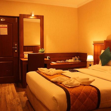 Hotel Noor Empire International Kormangala Bangalore Exteriör bild
