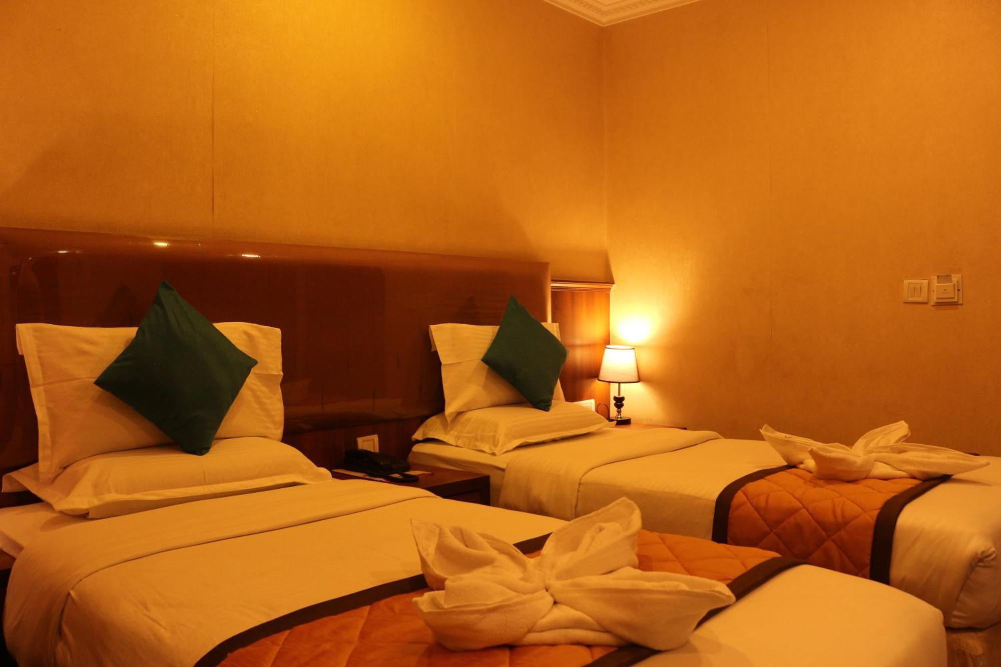 Hotel Noor Empire International Kormangala Bangalore Exteriör bild