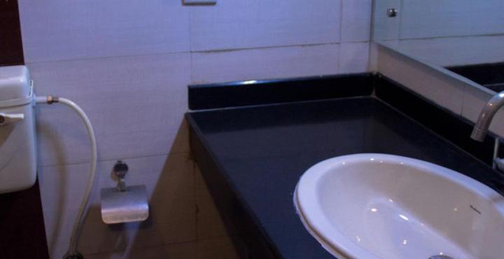 Hotel Noor Empire International Kormangala Bangalore Exteriör bild