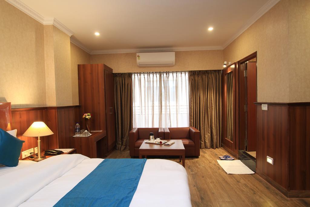 Hotel Noor Empire International Kormangala Bangalore Exteriör bild