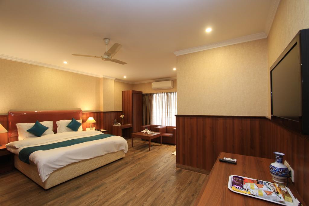 Hotel Noor Empire International Kormangala Bangalore Exteriör bild