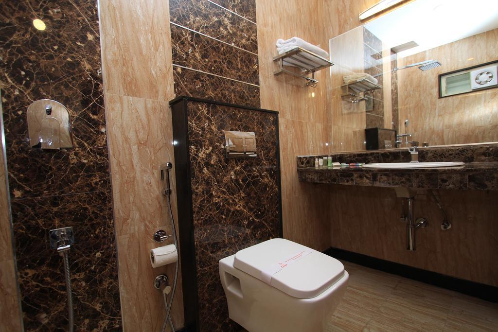 Hotel Noor Empire International Kormangala Bangalore Exteriör bild