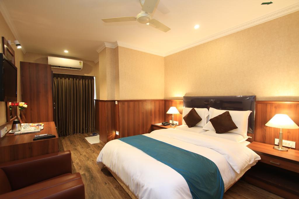 Hotel Noor Empire International Kormangala Bangalore Exteriör bild