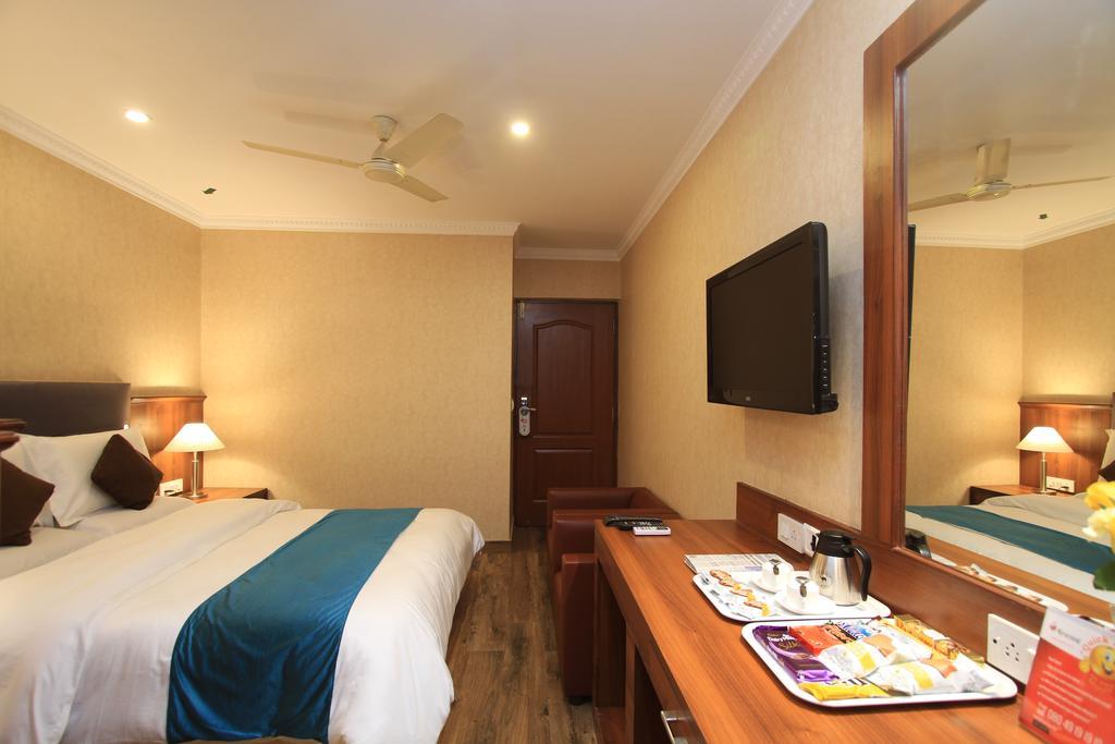 Hotel Noor Empire International Kormangala Bangalore Exteriör bild