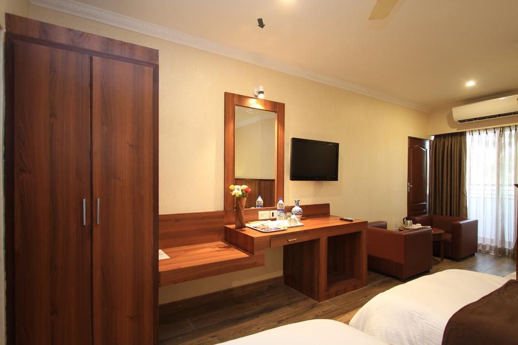 Hotel Noor Empire International Kormangala Bangalore Exteriör bild