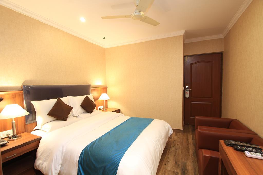 Hotel Noor Empire International Kormangala Bangalore Exteriör bild