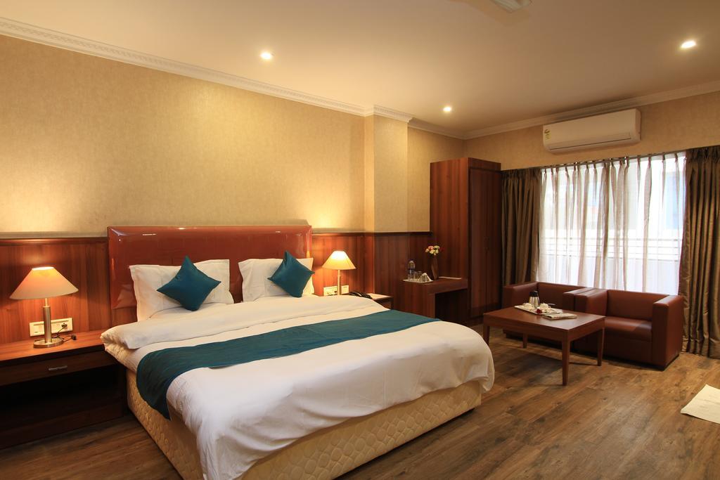 Hotel Noor Empire International Kormangala Bangalore Exteriör bild