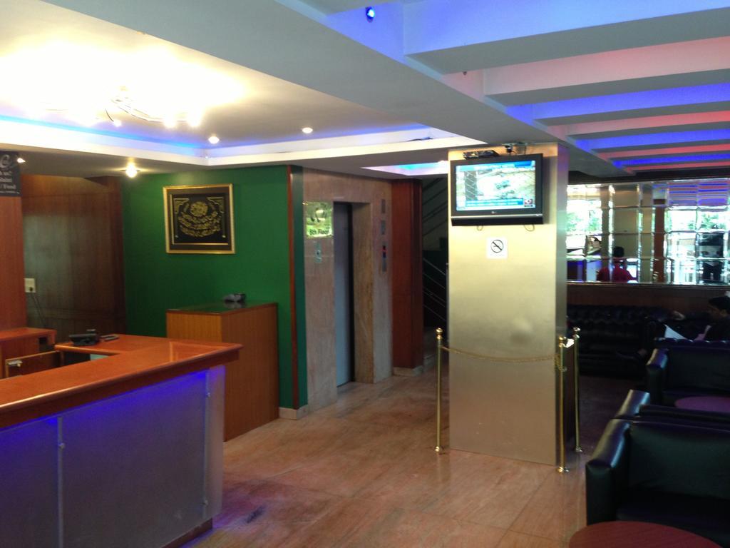 Hotel Noor Empire International Kormangala Bangalore Exteriör bild